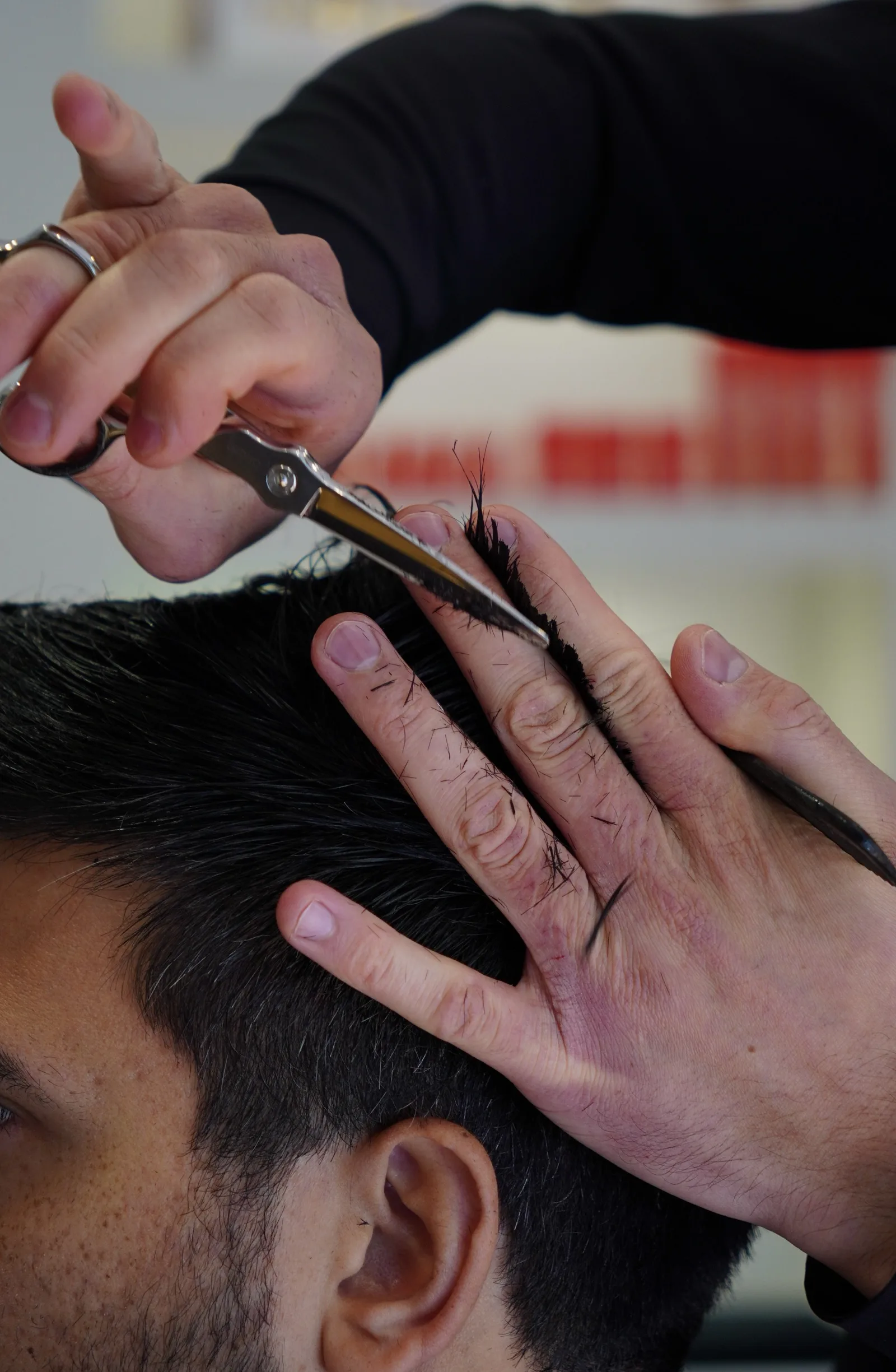 Coupe homme aux ciseaux chez TIGRAN Barber, barbier à Marseille 8e